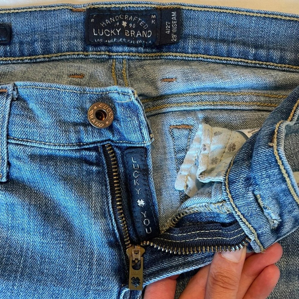 Lucky Brand Charlie skinny jeans sz 27